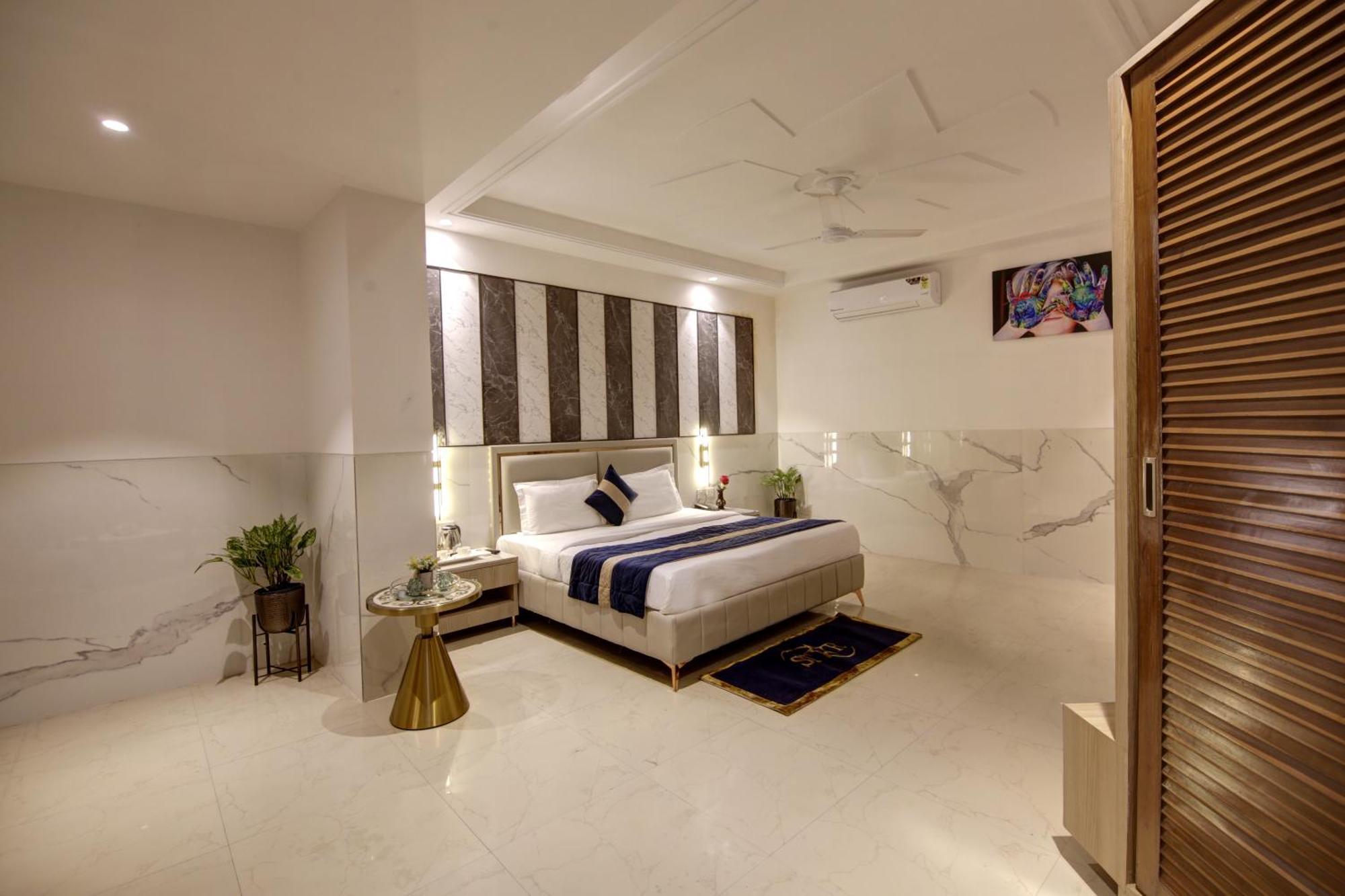 Delhi 37 By Star Group
