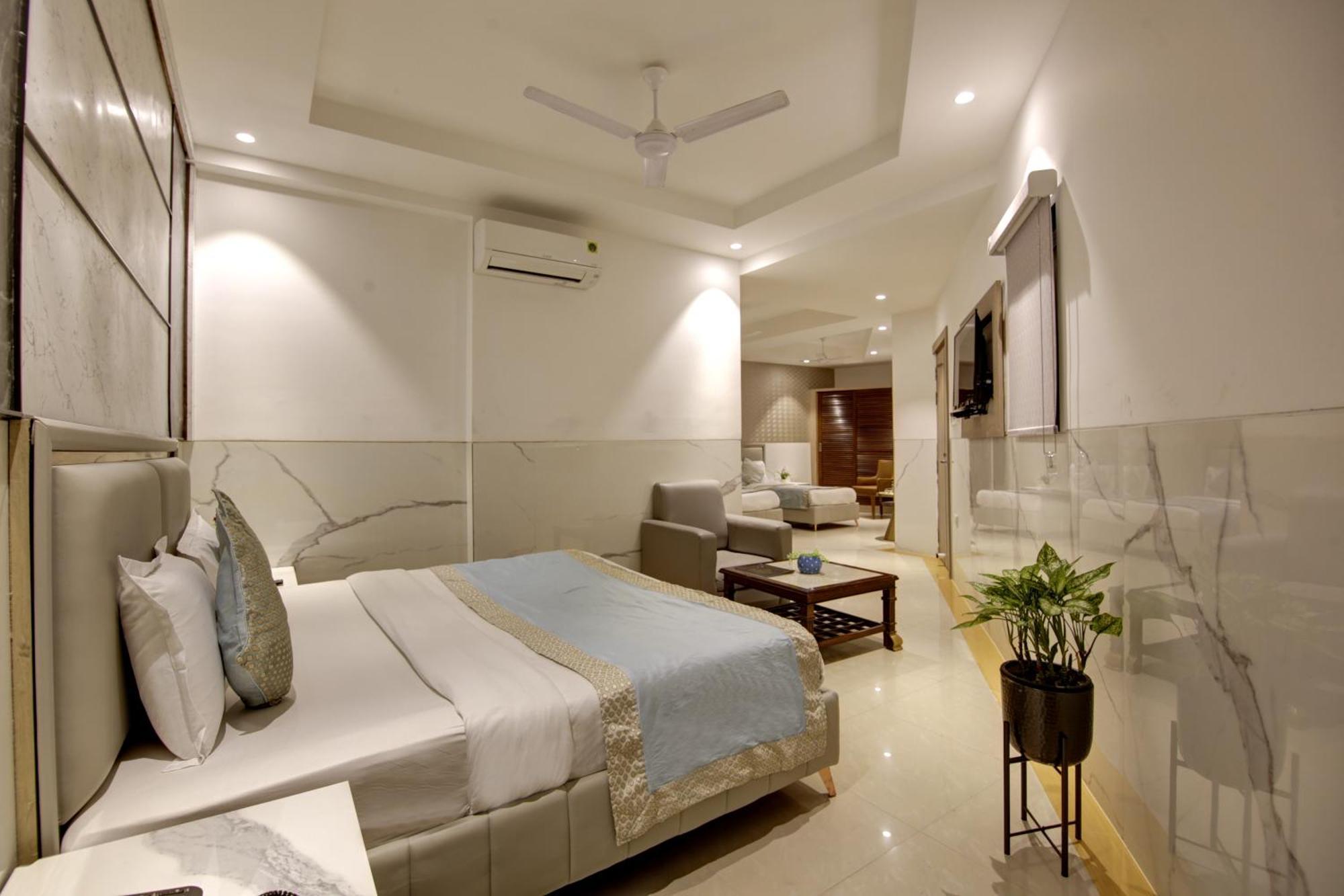 Delhi 37 By Star Group Hotel