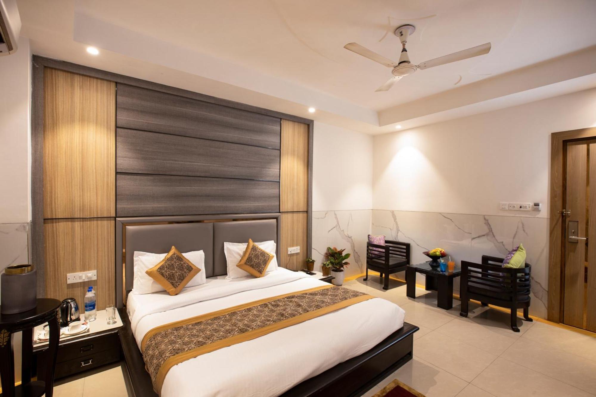 Delhi 37 By Star Group 4*